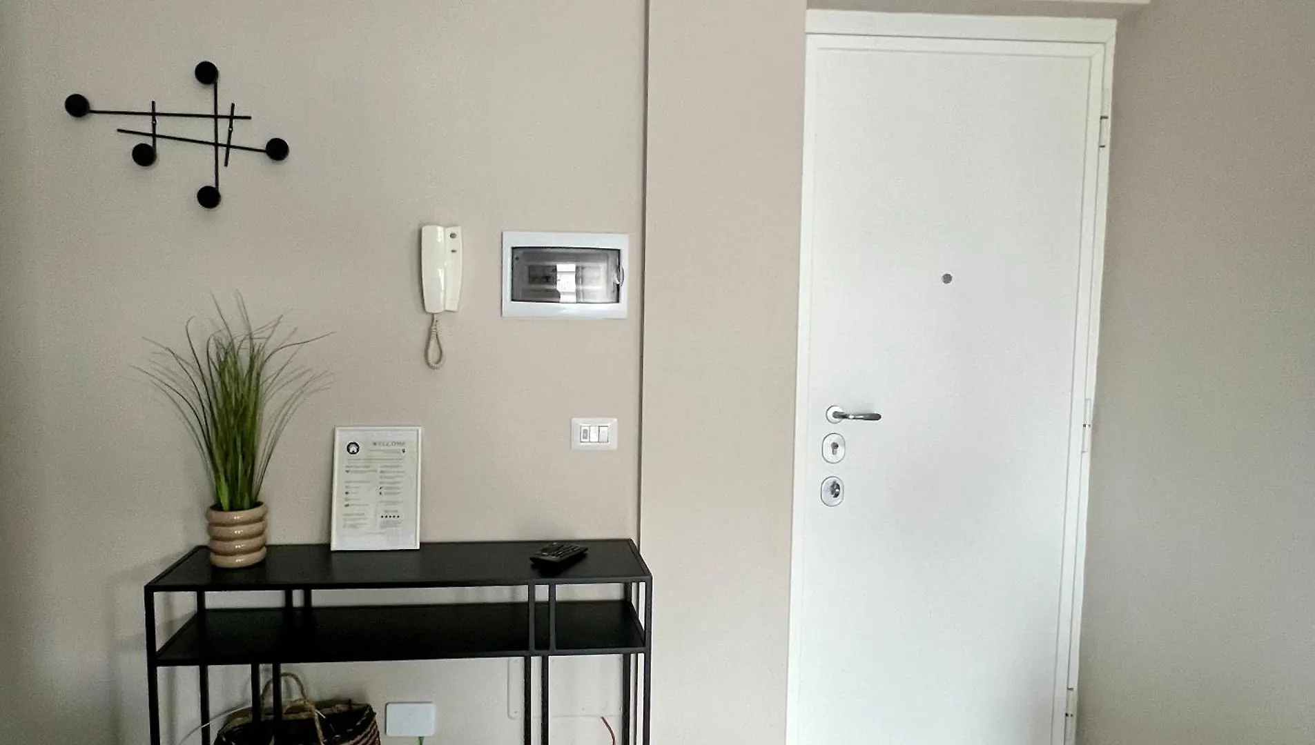 Appartamento Mia House A 7 Minuti Dalla Metro Pioltello